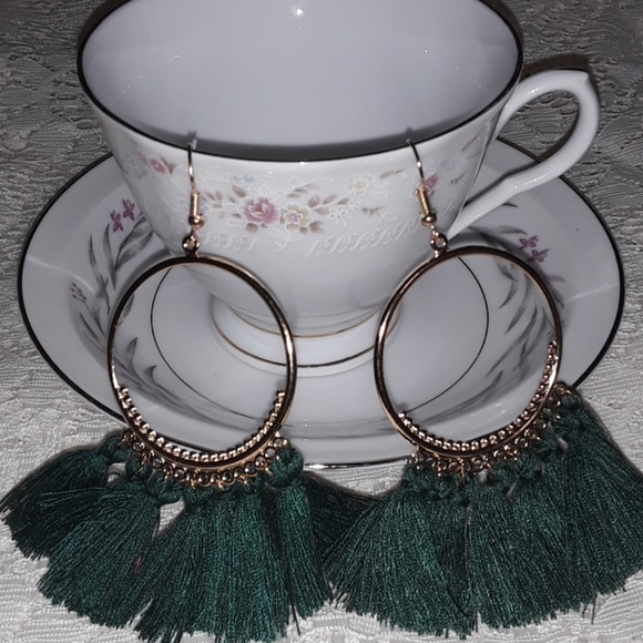 New Earrings Tassel Fringe Dangle Dark Green & Gold Earrings - Picture 2 of 3